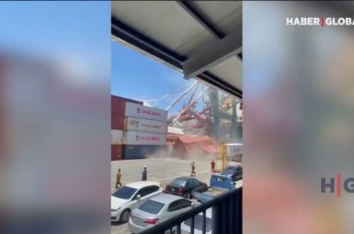 Limana yan almaq istəyən gəmi nəhəng yük kranını aşırdı - VİDEO