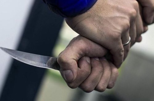 Şəmkirdə kişi keçmiş həyat yoldaşının ərini bıçaqladı