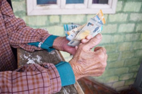 SON DƏQİQƏ: Qadınların pensiya yaşı 6 ay artırılır