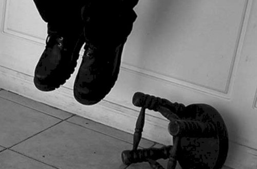 Şamaxıda İNTİHAR: 38 yaşlı kişi özünü asdı