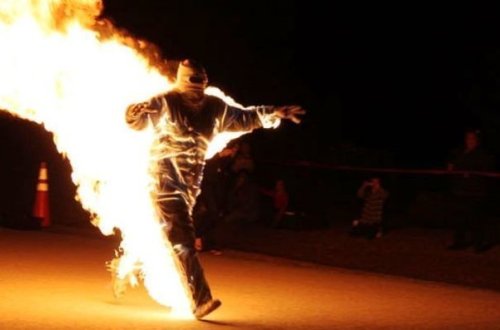 Tərtərdə boşanmaq istəyən qadının əri özünü yandırıb