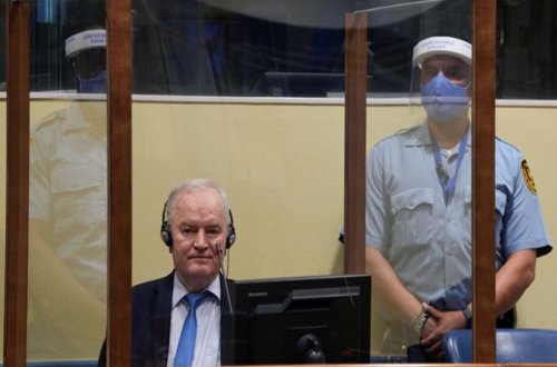 Məhkəmə general Mladiçin ömürlük həbsini təsdiqləyib