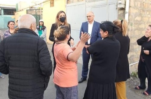 Könül Nurullayeva sakinlərin üzləşdiyi problemləri müvafiq qurumlara ünvanlamaq məqsədilə qeydiyyata götürüb