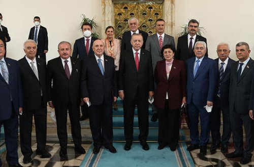 Ərdoğan azərbaycanlı deputatlarla görüşdü