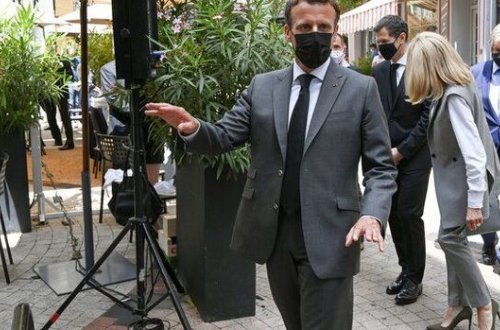 Макрона заподозрили в постановке после инцидента с пощечиной