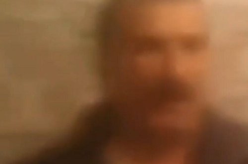 Azərbaycanda kişi arvadını əmisi oğlu ilə yataqda tutdu - VİDEO