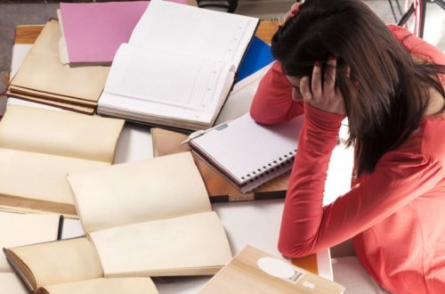 İmtahandan kəsilən 17 yaşlı qızdan dəhşətli əməl - FOTO