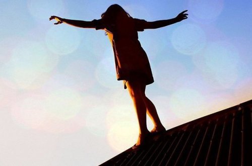 Стали известны некоторые подробности самоубийства 17-летней девушки в Гяндже