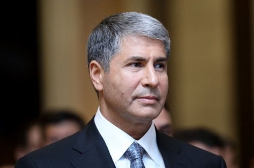 Vilayət Eyvazov iki rəisi işdən çıxardı