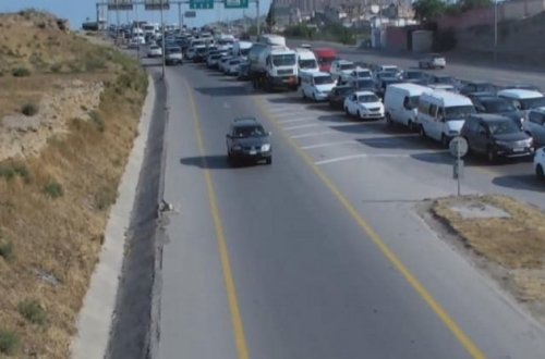 Bakıda ağır qəza: güclü tıxac yarandı - FOTO