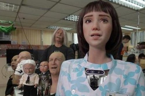 Koronavirus xəstələrinə qulluq etmək üçün robot yaradıldı – VİDEO