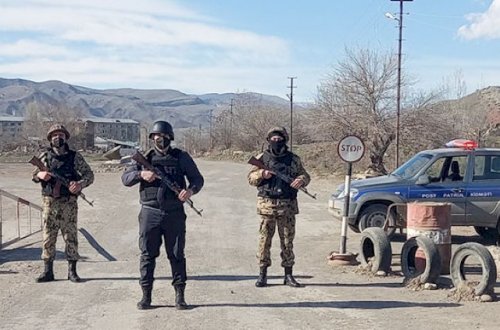 Kəlbəcərə keçmək istəyən 5 nəfər saxlanıldı