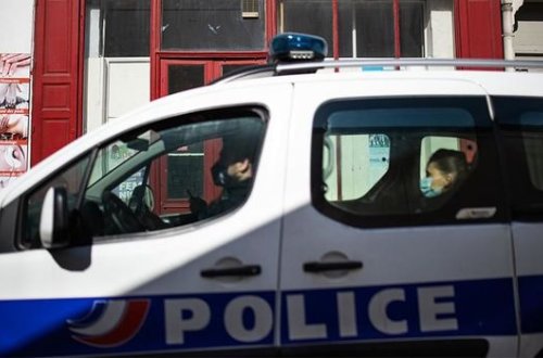 Полиция в Париже разогнала нелегальную массовую вечеринку - ВИДЕО