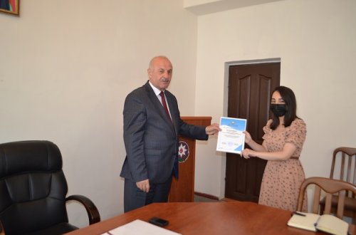 Mingəçevir şəhər İcra Hakimiyyətində təcrübə keçən növbəti “Könüllü”lərə sertifikat verildi