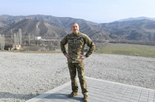 İlham Əliyev Zəfər yolu üzərindəki körpünün inşası ilə tanış oldu