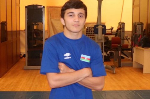 Erməniyə qalib gələn güləşçimiz Avropa çempionatında finala çıxdı