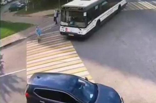 Avtobus məktəblini vurub öldürdü - Anbaan VİDEO