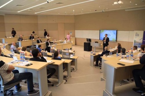 “Mediada islahatlara doğru” mövzusunda silsilə seminarlar davam edir