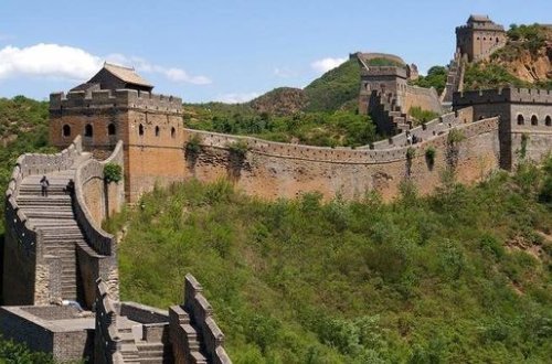 Çin səddinin yaxınlığında naməlum hərbi obyektin peyk görüntüləri yayıldı - FOTO