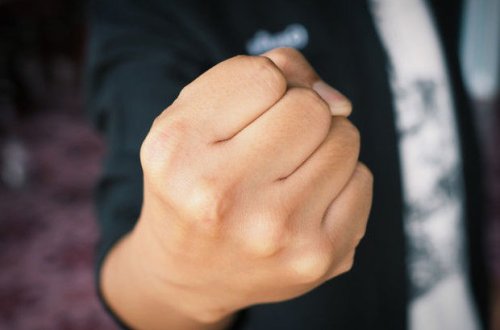 В Баку в маркете избили мать и дочь