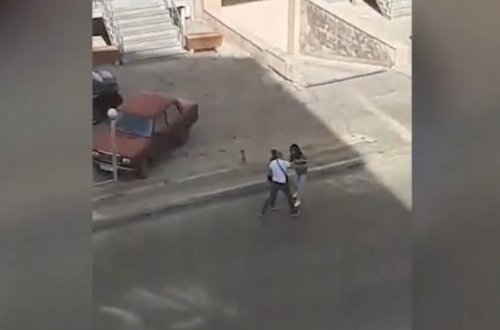 Bakıda qadını zorla maşına mindirmək istədilər... - VİDEO