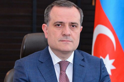 Ceyhun Bayramov Türkiyəyə yola düşüb