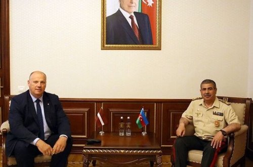Azərbaycanın Müdafiə naziri Latviyanın NATO-nun PA-dakı nümayəndə heyətinin üzvü ilə görüşüb