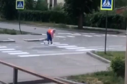 Yola piyada zolağı çəkən təqaüdçü ilə bağlı araşdırmalara başlanıldı - VİDEO