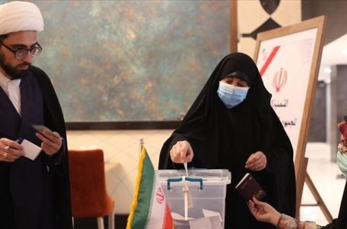 İranda prezident seçkiləri sona çatdı