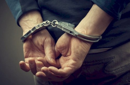 Ermənistanda seçicilərə pul paylayan şəxs həbs edildi