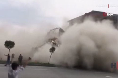 Türkiyədə yaşayış binası yerlə bir oldu – VİDEO