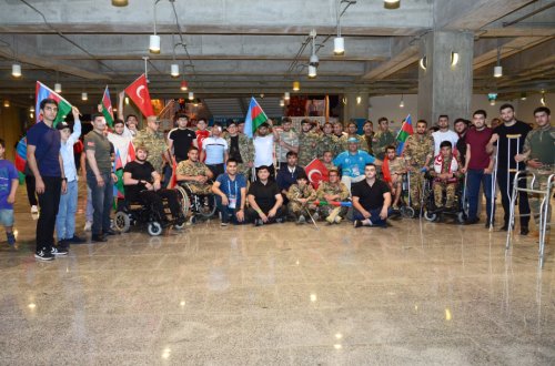 “Davam”-ın təşkilatçılığı ilə qazilərimiz Türkiyə-İsveçrə oyununu izləyib