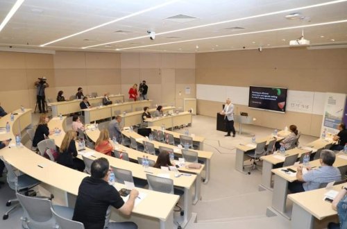 “Mediada islahatlara doğru” mövzusunda silsilə seminarlar davam edir