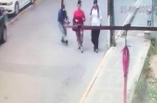 Dəhşətli cinayət: Keçmiş həyat yoldaşını küçənin ortasında güllələdi - VİDEO