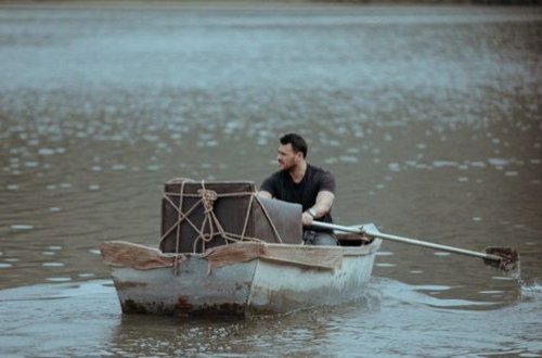 EMIN выпустил новый клип на песню 