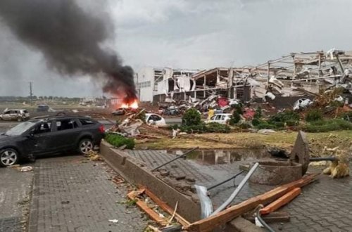 Avropa ölkəsində güclü tornado: Ölən və yaralananlar var - FOTO/VİDEO