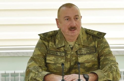 İlham Əliyev yeni istifadəyə verilən hərbi şəhərcikdə