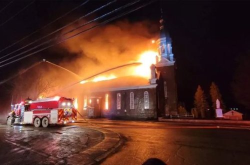 Kanadada katolik kilsələri yandırılır