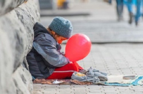 Bakıda qohumları azyaşlını döyərək dilənməyə məcbur ediblər