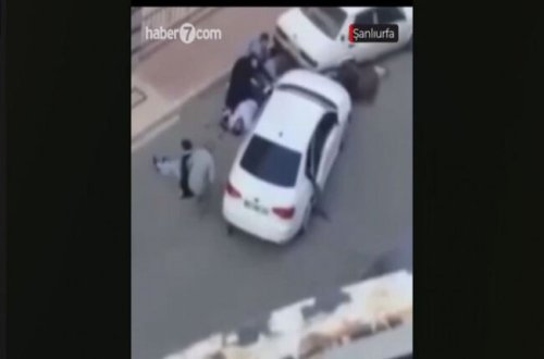 DƏHŞƏT: Maşınla ailənin üstündən 3 dəfə keçdi - VİDEO