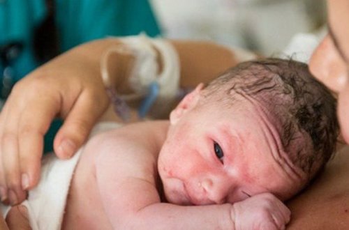 Polis Azərbaycanda 17 yaşlı qızın ana olması ilə bağlı məsələni nəzarətə götürdü - YENİLƏNİB