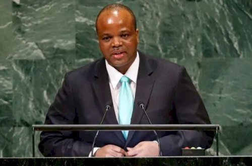 Kral ölkədən qaçdı - Kuryoz OLAY