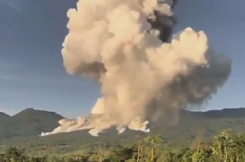 Kosta-Rikada vulkanın püskürmə anı videoya düşüb - VİDEO