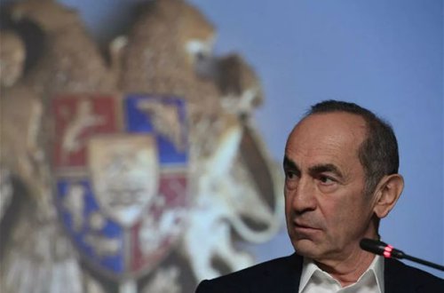 Koçaryan seçicilərə “payladığı” milyonları qaytarmağa çalışır: “Özünüzü satın, ancaq pulları qaytarın!”