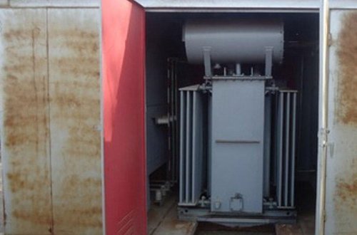 Transformatorun içində paltarını dəyişəndə cərəyan vurdu, öldü