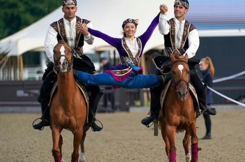 Həmvətənlərimiz Qarabağ atları ilə Britaniyada şou göstərdi - FOTO