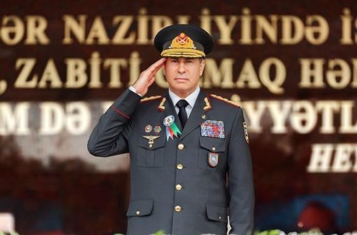 Вилаят Эйвазов поздравил сотрудников МВД