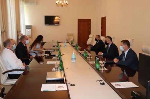 Səhiyyə naziri vəzifəsini icra edən Teymur Musayev Kuba Respublikasından gələn heyətlə görüşüb
