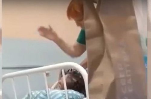 Tibb bacısı ağlayan pasiyenti döydü - VİDEO