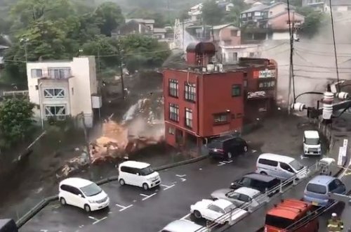Оползень сошел в центральной части Японии, 20 человек пропали без вести - ФОТО